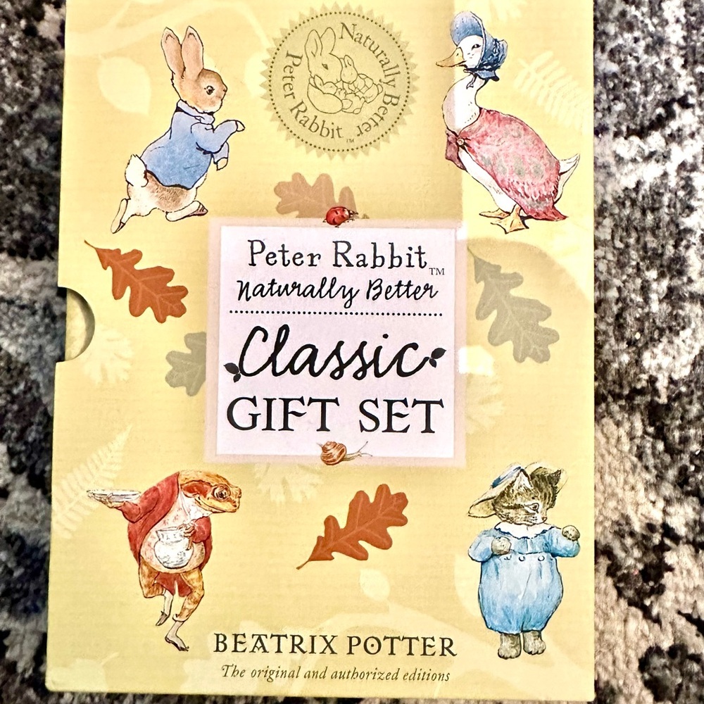 Peter Rabbit Classic Gift Set - Soft Yellow Illustrated Box